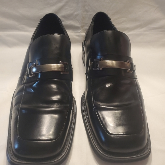 Kenneth Cole Reaction Bottoms Away Loafers Black Leather Chrome Accent Size 12 - Picture 4 of 16
